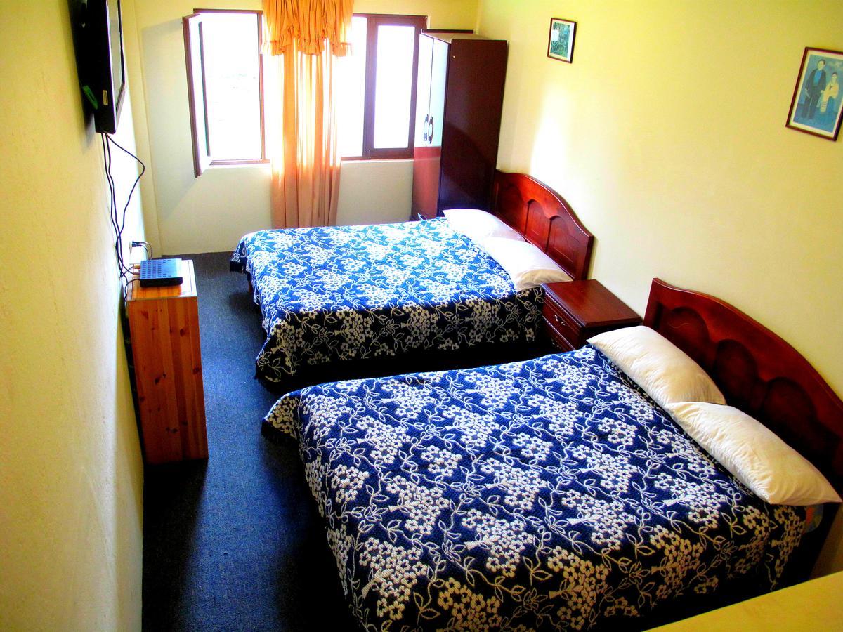 Aqua Hostal Mabel Cuenca Exteriör bild